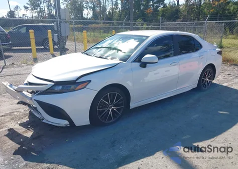 2021 Toyota Camry Se/Se Night Shade z USA, uszkodzony, nr VIN 4T1G11AK9MU572454